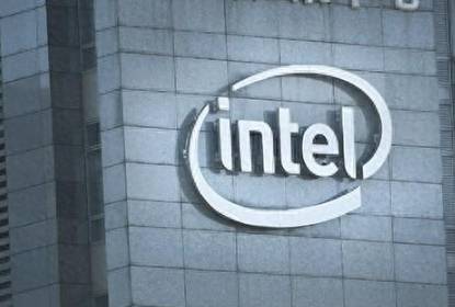 Intel's Struggles and Self-Rescue Efforts