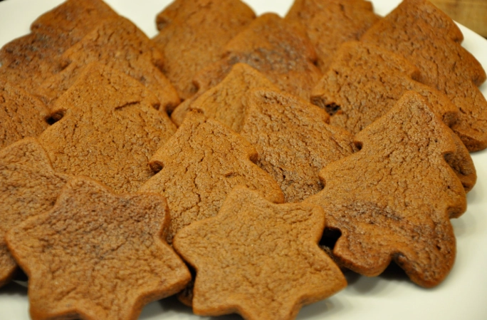 gingerbread cookies with molasses recipe gingerbread cookies with molasses recipe