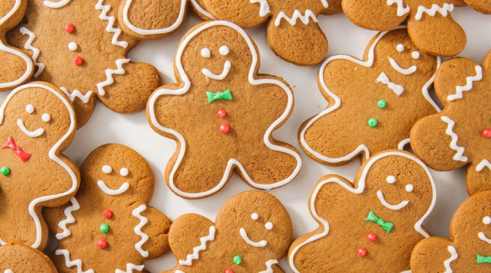gingerbread cookie decorating