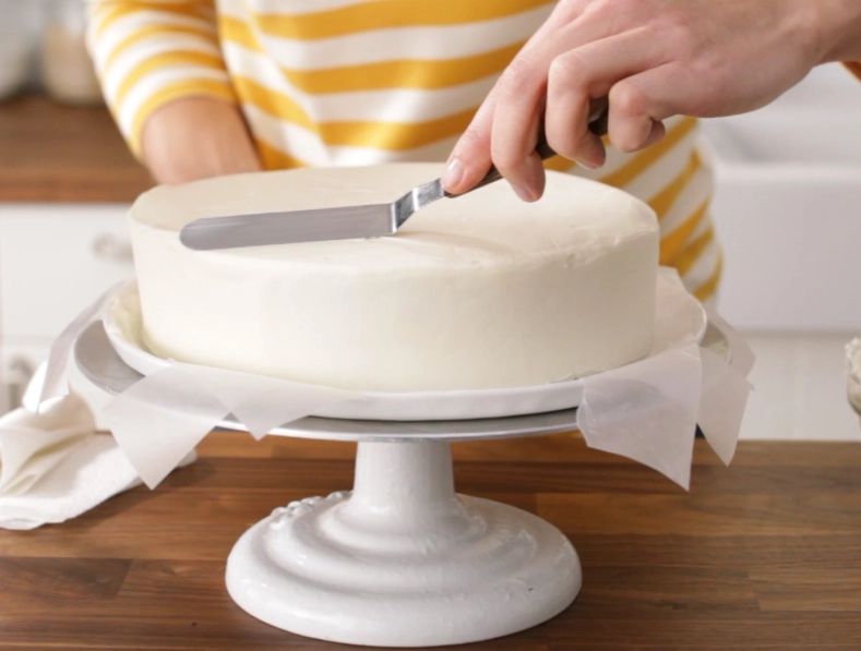 cake frosting techniques
