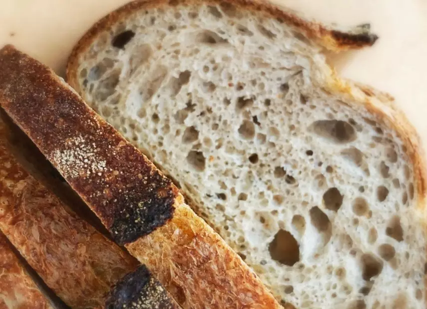 Calories in sourdough bread slice