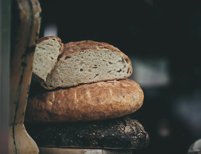 Is sourdough healthier than normal bread?