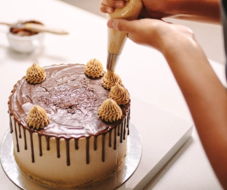 how to make cake look professional