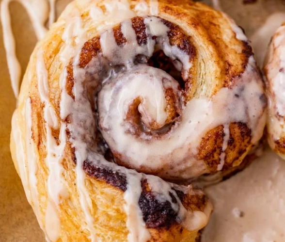 puff pastry cinnamon rolls