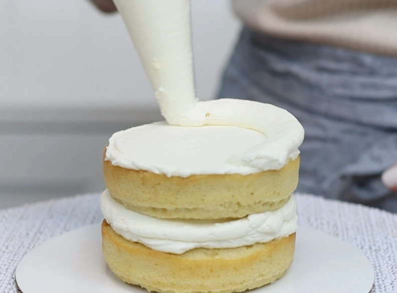 how to make cake look professional