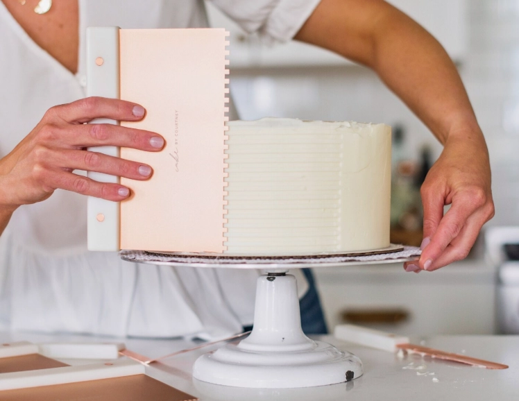 how to frost a cake