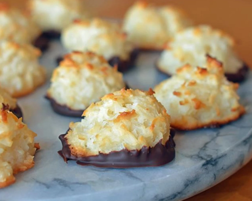 chewy coconut macaroons