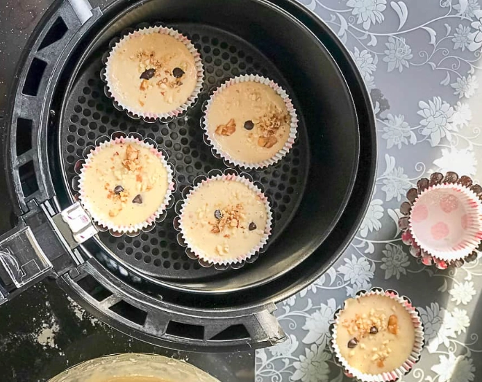 How to do baking in an air fryer?