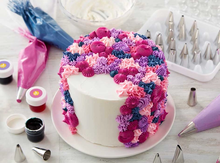 How to decorate a cake without piping bag