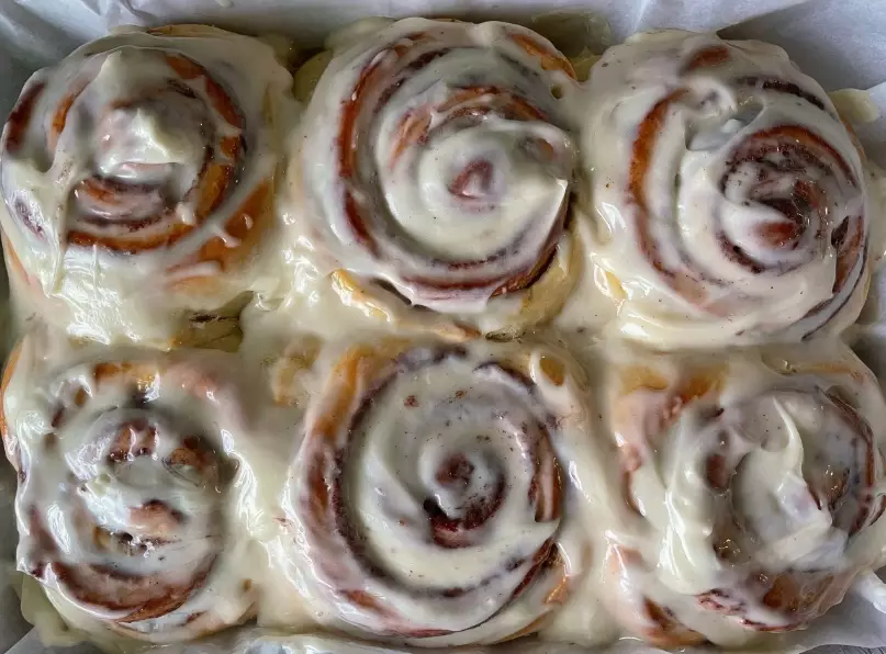 why pour milk on cinnamon rolls why pour milk on cinnamon rolls