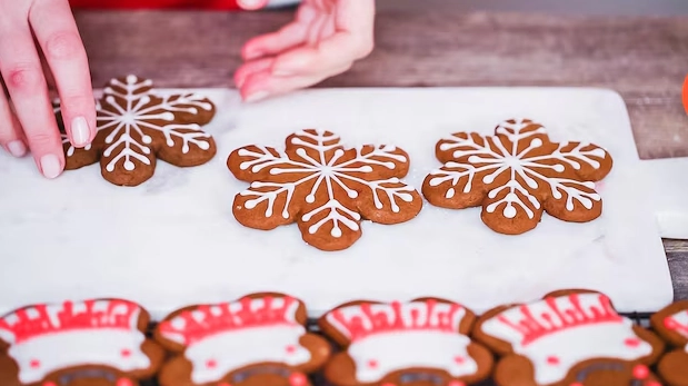 step by step cookie decorating