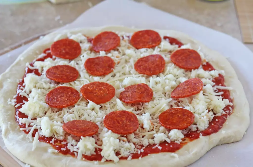 How to make a very quick pizza dough?
