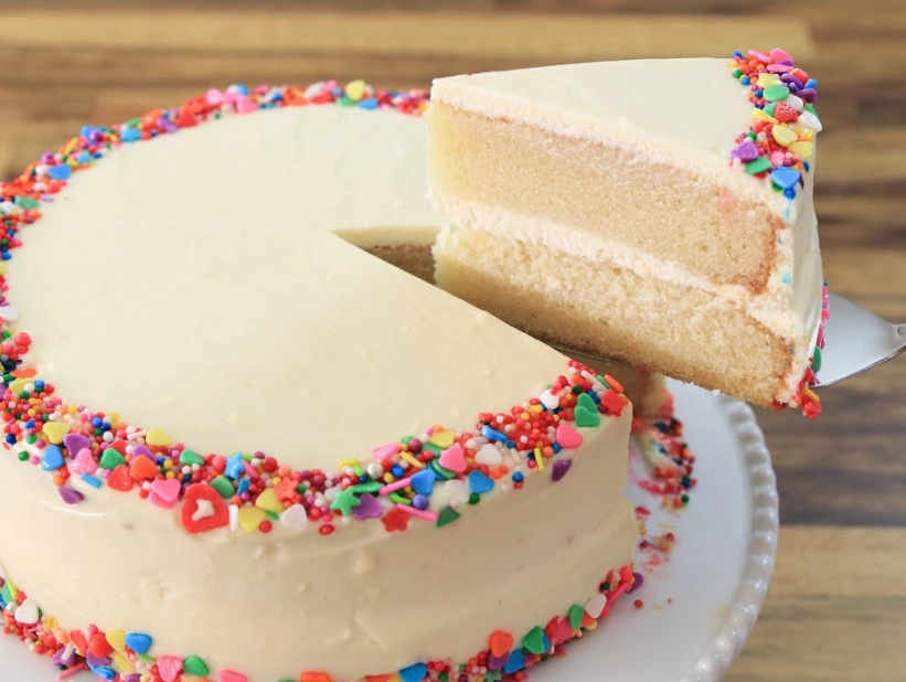 How to jazz up a birthday cake?