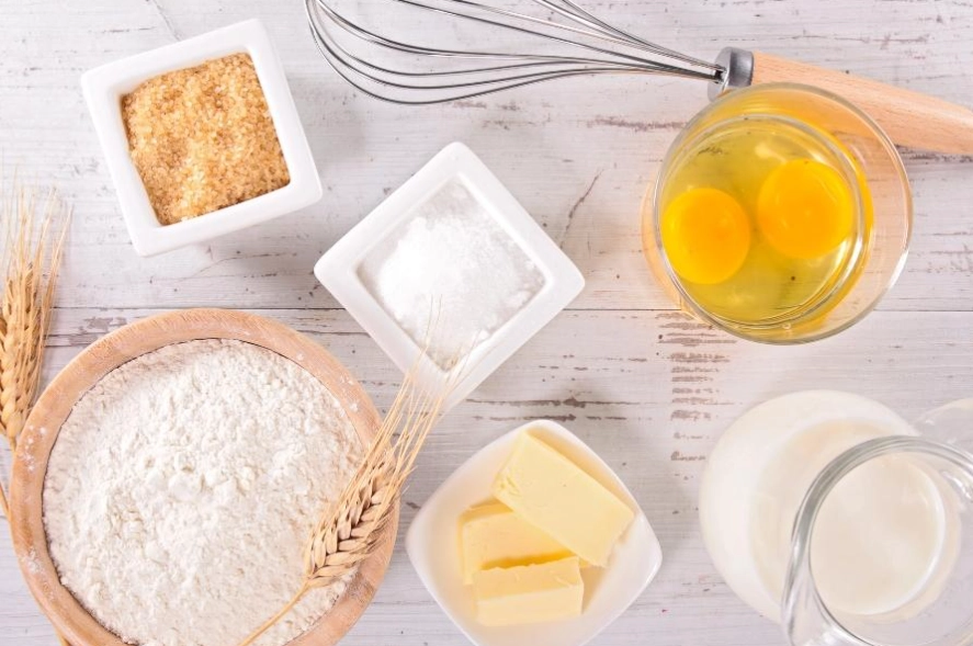 What are the four main ingredients in pastry dough?