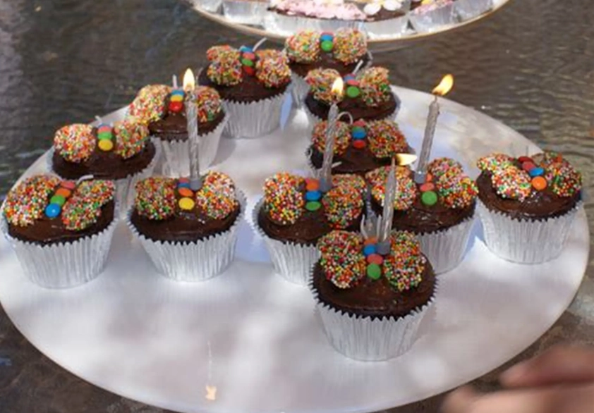 Easy cupcake decorating for parties