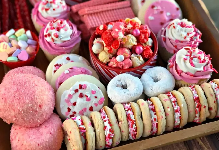 Valentine's Day dessert bar Valentine's Day dessert bar